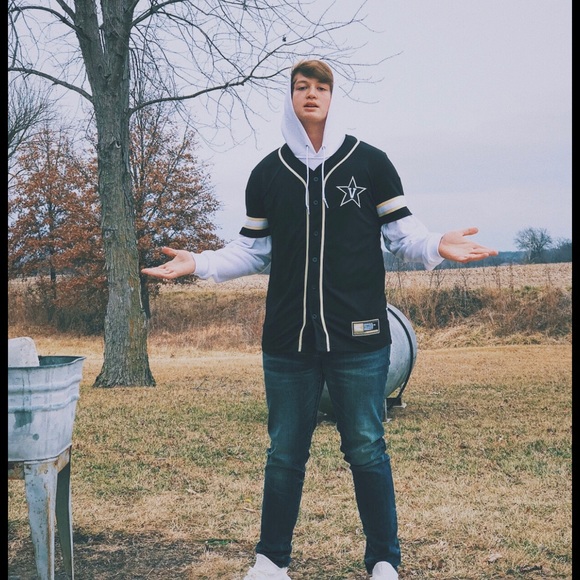 Meet your Posher, Sean - Picture 1 of 1